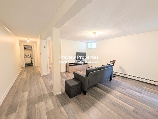 Building Photo - 17 Matchett St Unit B