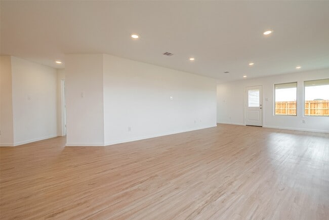 Photo - 3106 Elm Br Dr