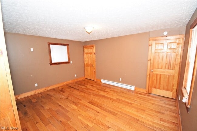 Photo - 668 Sumner St Unidad Down