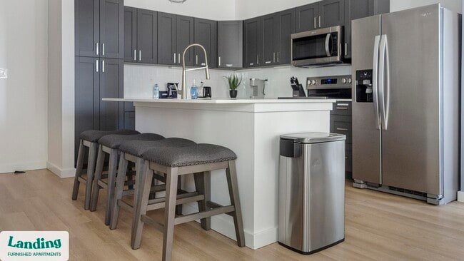 Photo - 650 N Main St Unidad 306