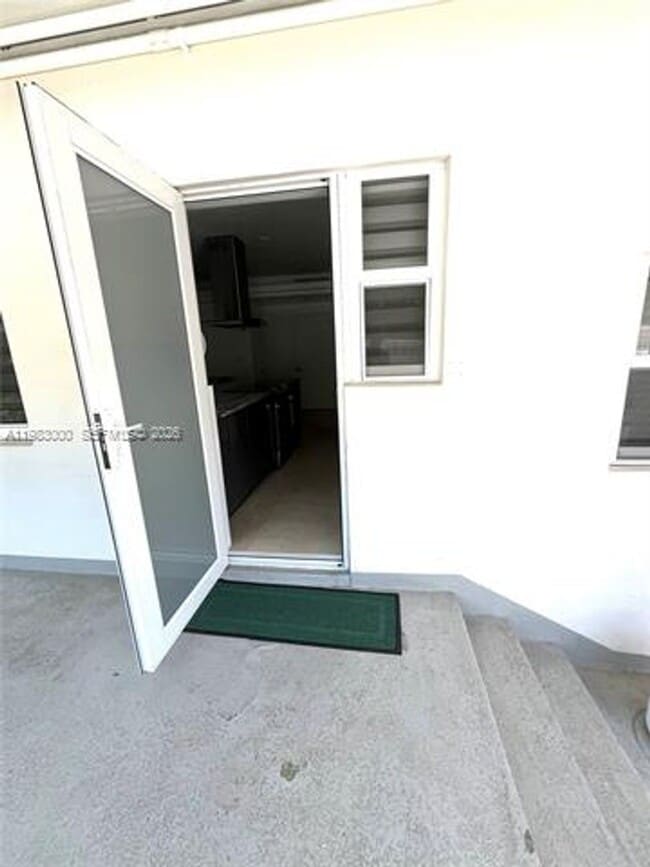 Photo - 10190 Collins Ave Unidad 10190 Collins Ave appt 106