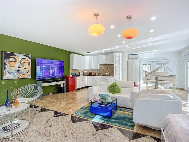 Photo - 10242 Vanderbilt Dr