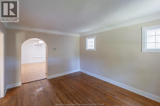 Photo - 1630 Marentette Ave
