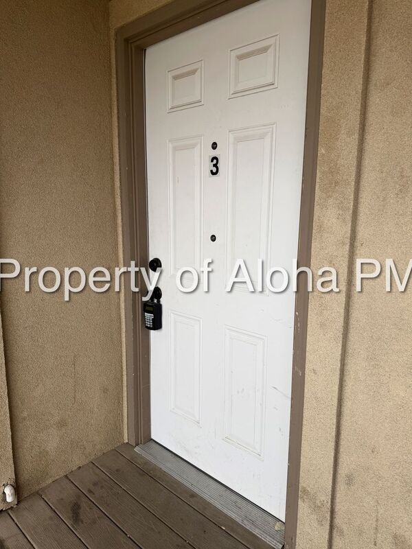 Photo - 1049 W Pine Ave