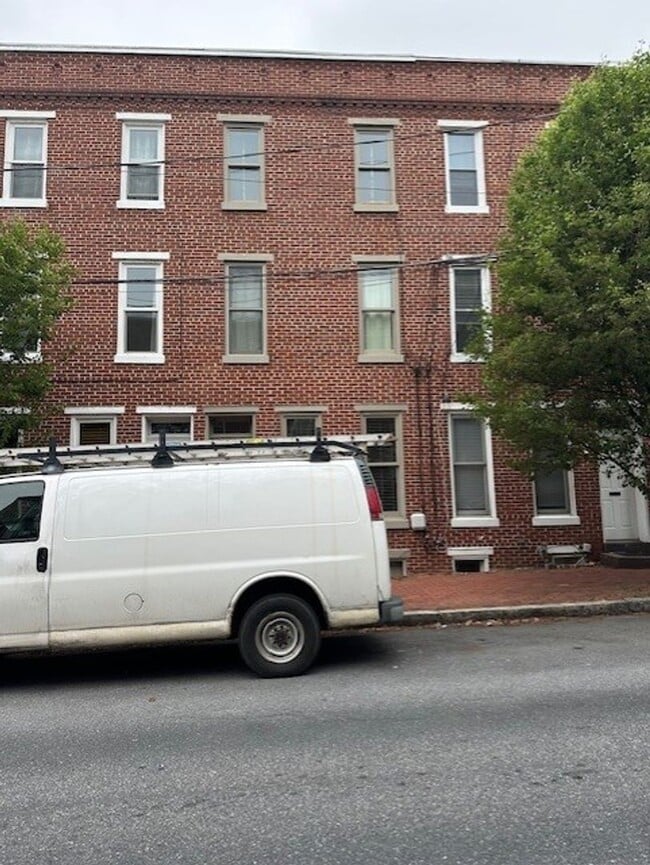 Building Photo - 116 Cumberland St