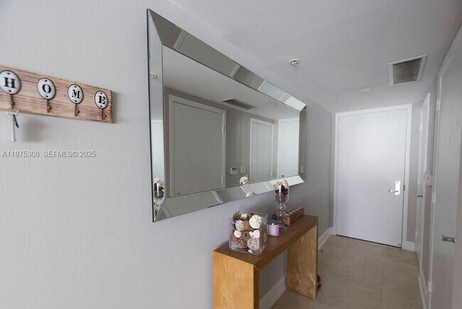 Photo - 41 SE 5th St Unidad 1604