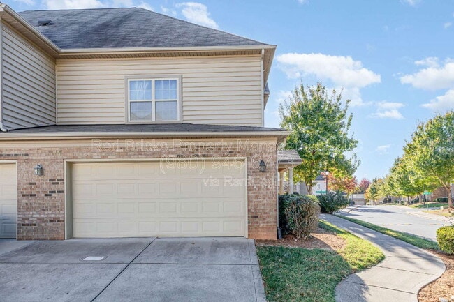 Photo - 15125 Jade St