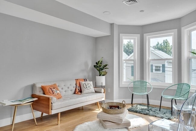 Photo - 19 Plymouth St