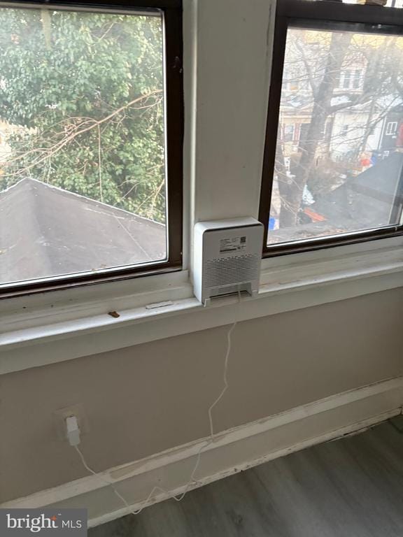 Photo - 5813 Hadfield St