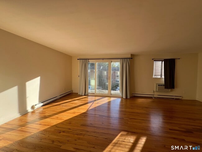 1660 Farmington Ave Unit 10