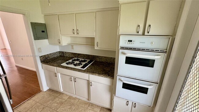 Photo - 7921 East Dr Unit 17