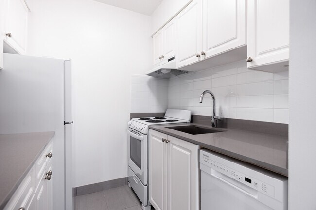 Photo - Hendry House Unit 01009