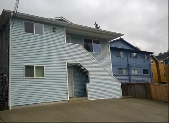 Photo - 5215 38th Ave SW Unit 2