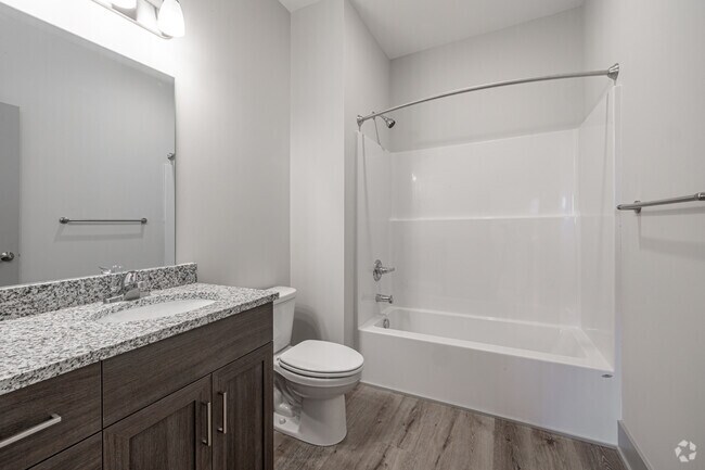 3BR, 2BA - 1,315SF - The Sleeping Bear - Bathroom