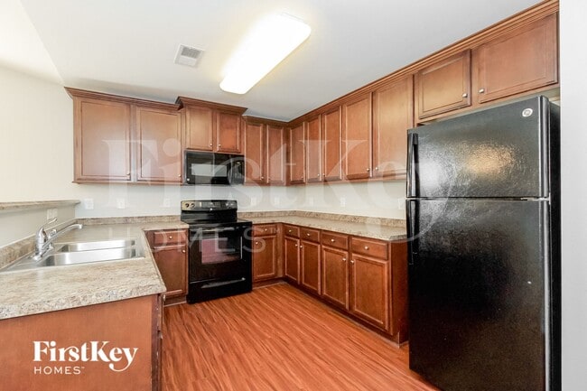 Photo - 1558 Weatherend Dr