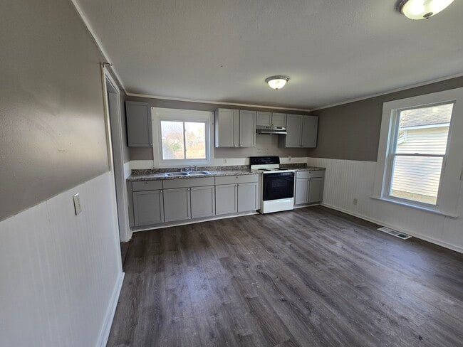 Photo - 544 Emerson St Unit 1