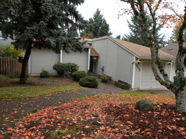 Building Photo - 15177 SW Barcelona Way Rental