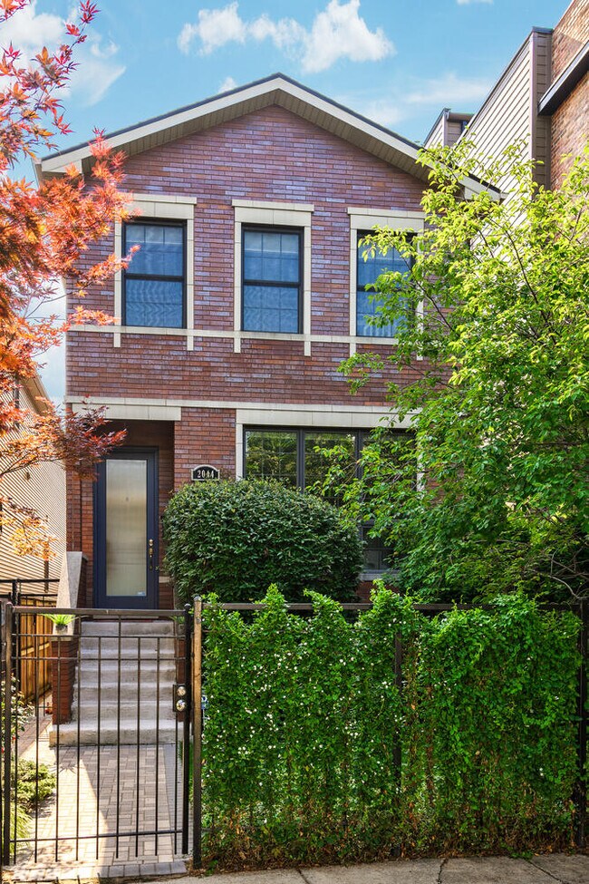 Photo - 2044 N Whipple St