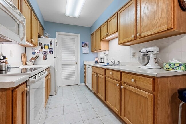 Photo - Beautiful, spacious, comfortable and safe Rockford Condo Unit 5548