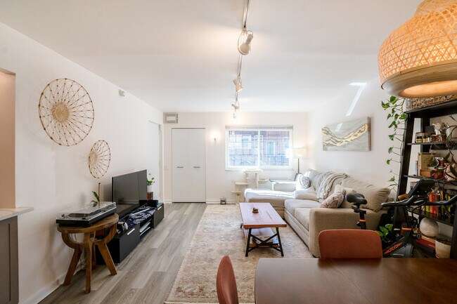 Photo - 525 S 13th St Unidad #A