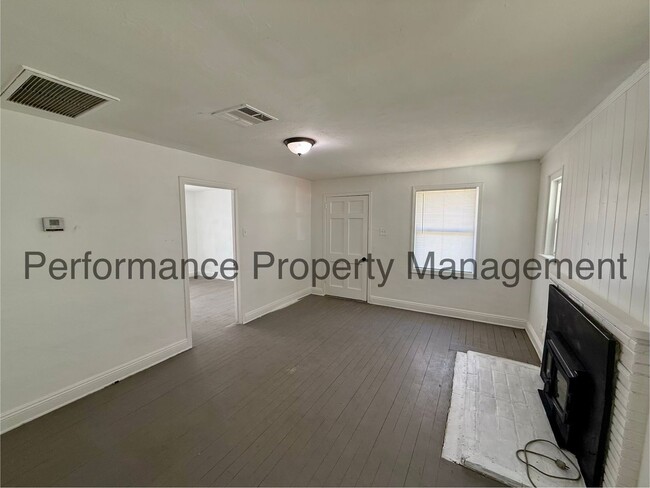 Photo - Cozy 3 Bed/2 Bath E Bakersfield Home w/ Solar, RBP & $0 Deposit Option