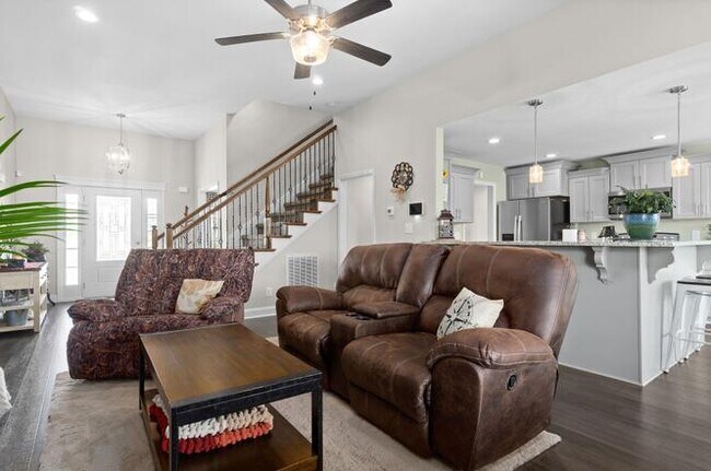 Photo - 784 Crestone Ln