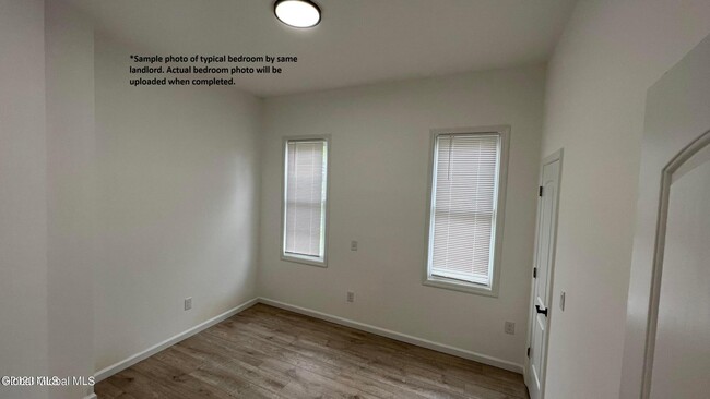 Photo - 305 2nd St
