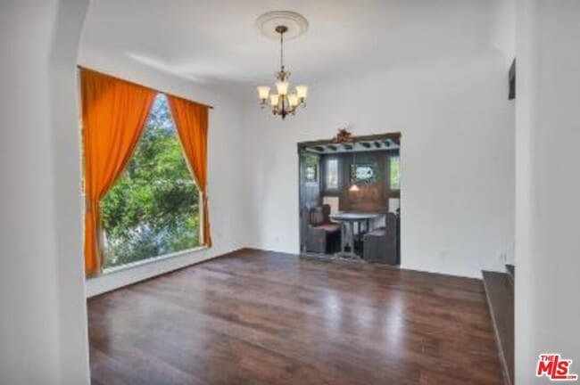 Photo - 1570 Sanborn Ave