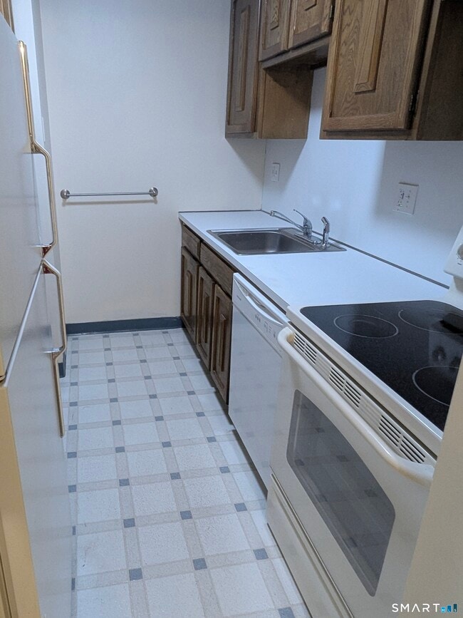 Photo - 36 Thompson Rd Unit B