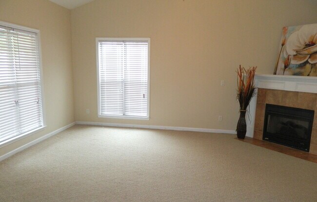 Photo - 2052 Magnolia Pkwy
