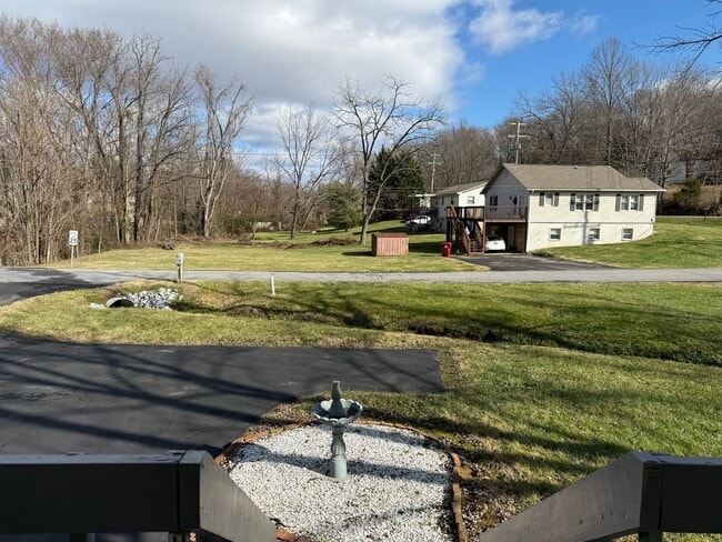 Photo - Beautiful Home behind ETSU and 5 minute drive to VAMC