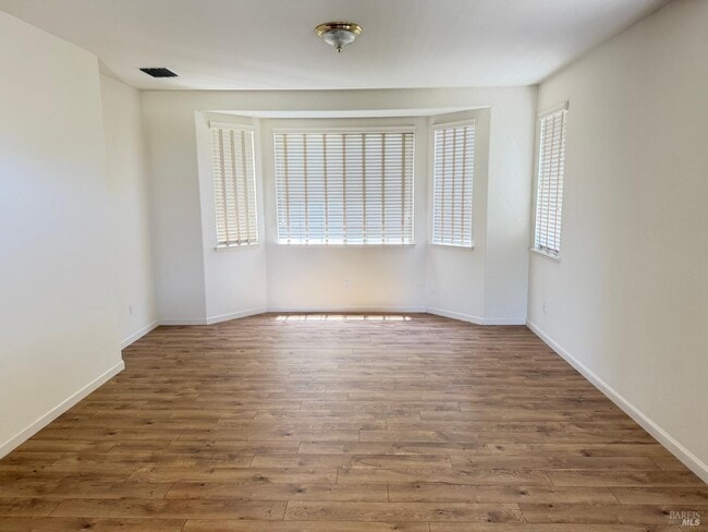 Photo - 760 Turnberry Terrace