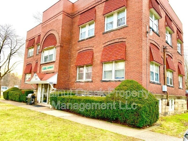 Building Photo - 6968 Lake Ave Unit Apt. 3