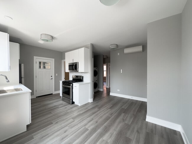 Photo - 3931 N Janssen Ave Unit M03H