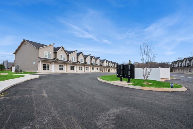 541 New S Dr