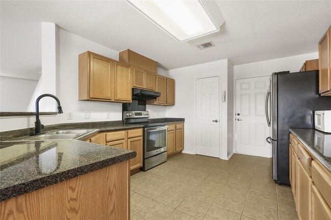 Photo - 2010 Ashberry Trail