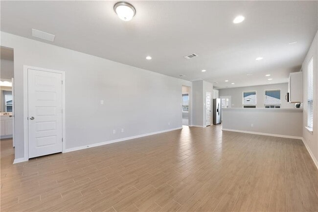 Photo - 100 Drifter Ln