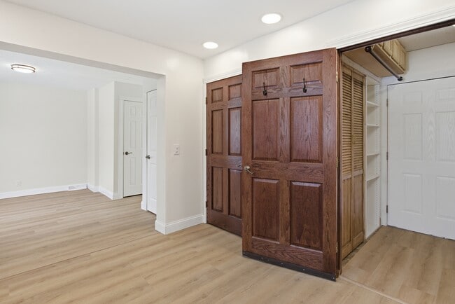 Photo - 35942 Vinewood St
