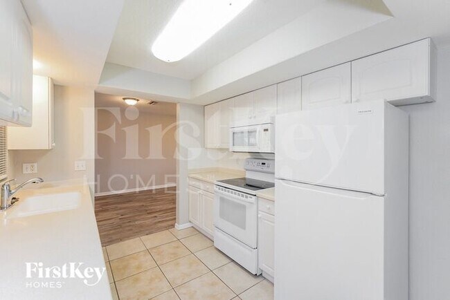 Photo - 136 Sunnyside St NW
