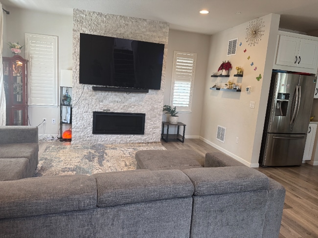 Photo - 10071 Flower St