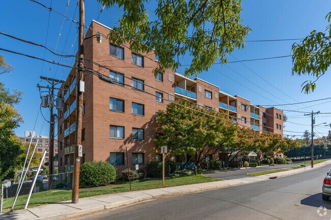 1931 N Cleveland St - Cleveland House
