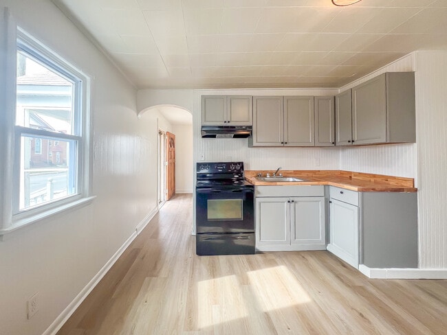 Photo - 202 E Westover Ave