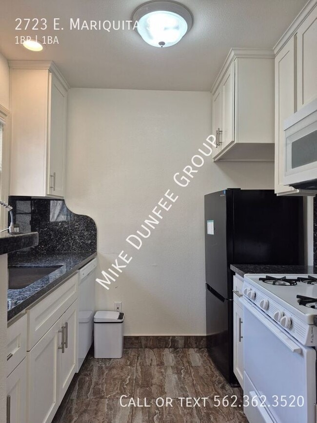 2723 E Mariquita St