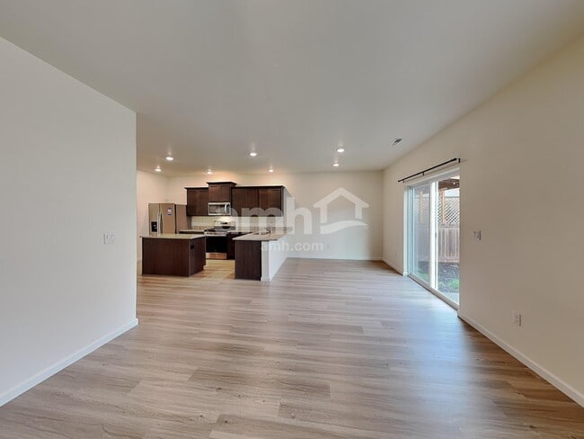 Photo - 1415 W 16th Ave