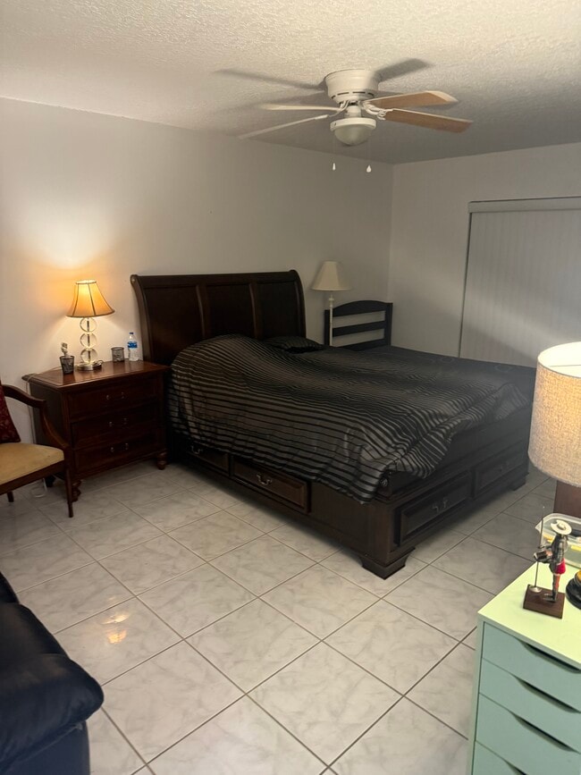Building Photo - 10773 Lazy Lake Dr Rental