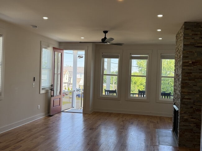 Photo - 1600 Litton Ave