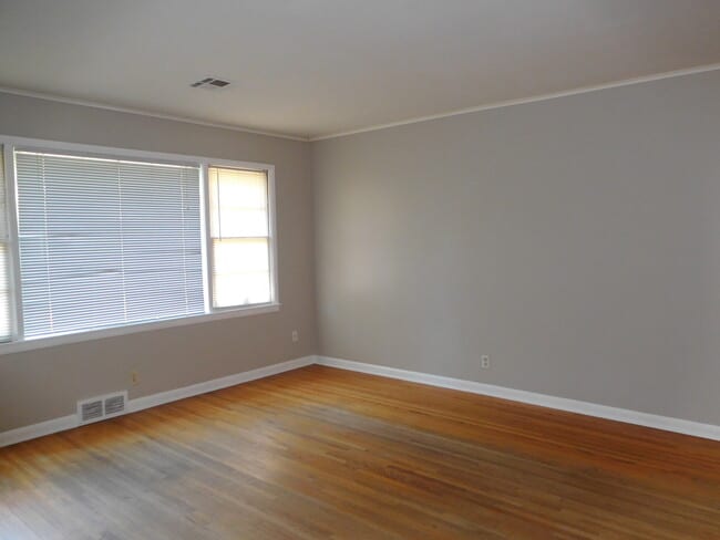 Photo - Coming Soon: 3 bedroom in Midtown Tulsa - Edison School District