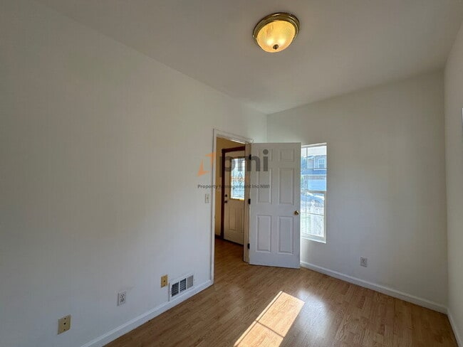 Photo - 203 Locust St