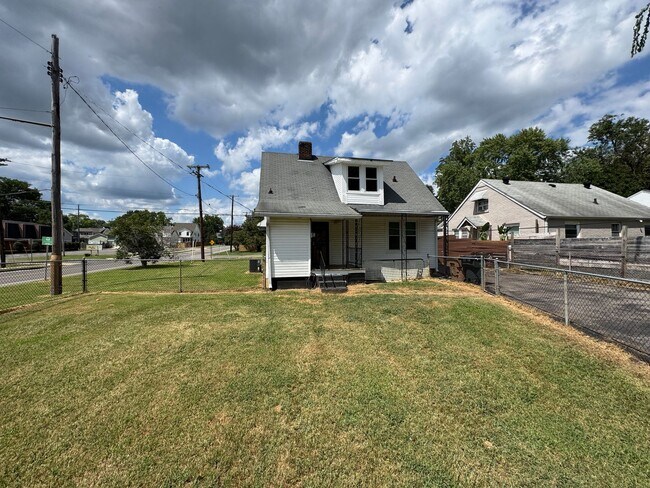 Photo - FOR LEASE- SINGLE-FAMILY HOME NEAR SYLVAN PARK!