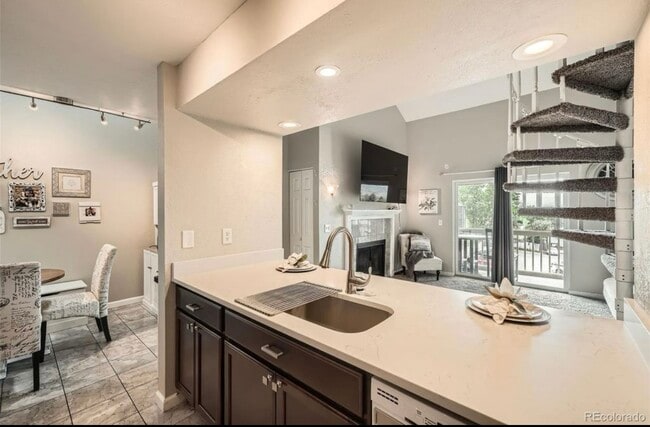 Photo - 10872 W Evans Ave Unidad 3D